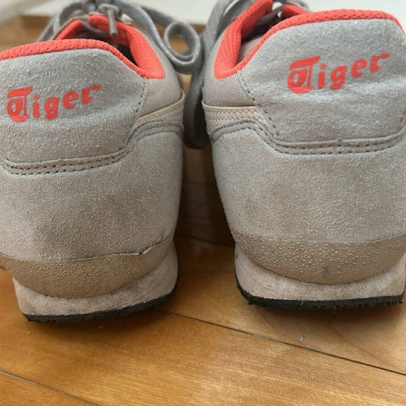 Asics Onitsuka Tiger Ultimate 81 Gray Shoe Sneaker Low Top HN567 Womens 8.5 - Picture 7 of 11